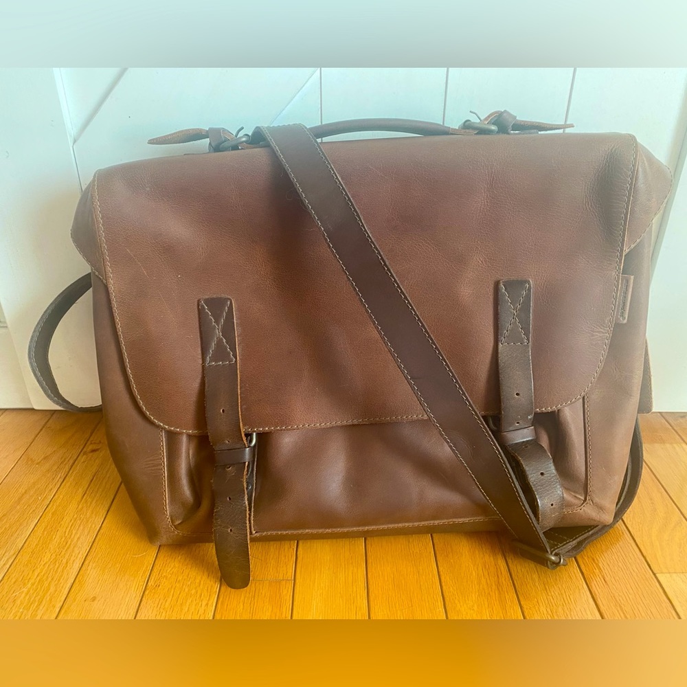 Aunts and Uncles Leather Cross Body Messenger Bag